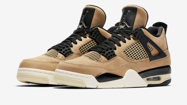 Billie Eilish wore the Air Jordan 4 Mushroom at Dodger Stadium on July 22, 2022.